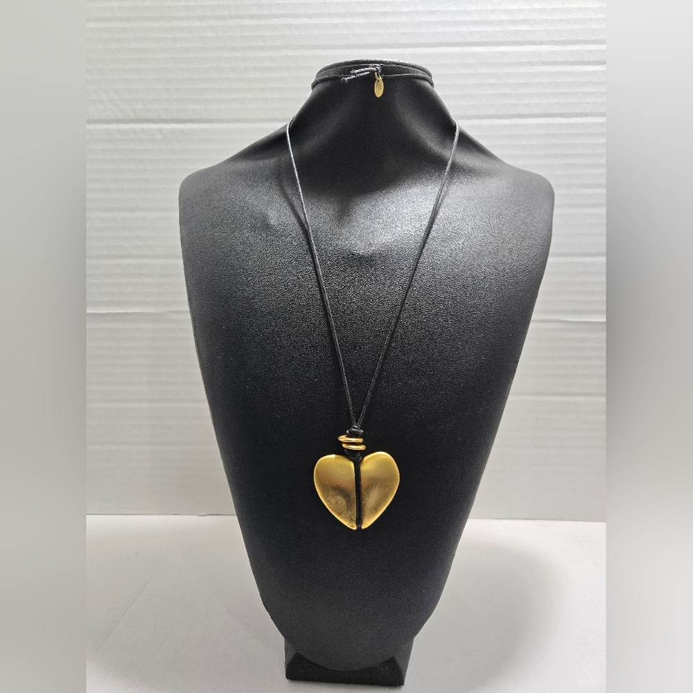VINTAGE "THE LIMITED" GOLDEN HEART NECKLACE 18 1/2"IN LONG